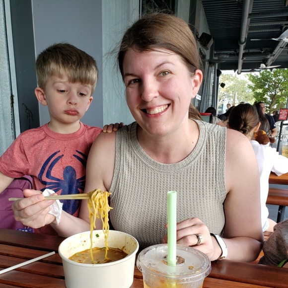 Meet your Posher, Kim - Picture 1 of 1